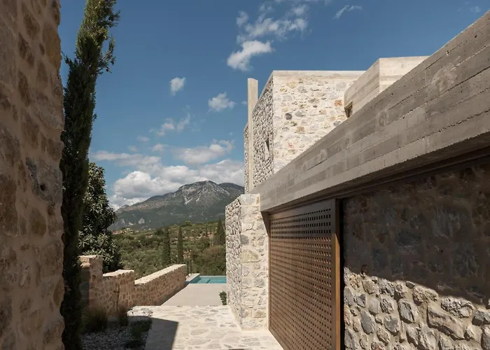 Terra Maina Villa Avía