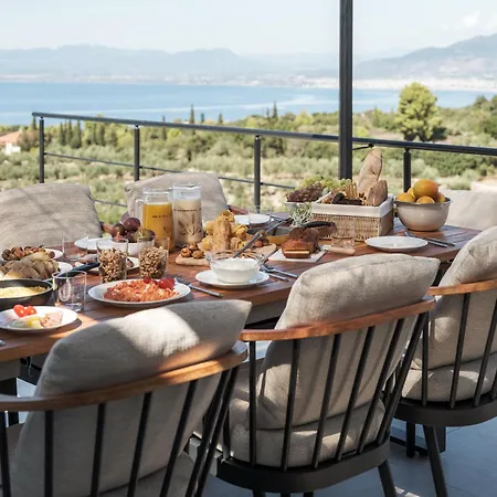 Terra Maina Villa Avía