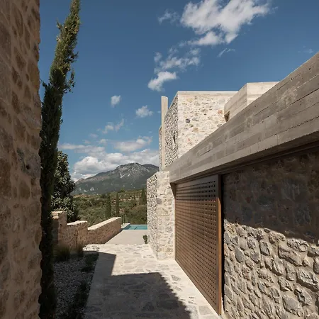 Terra Maina Villa Avía